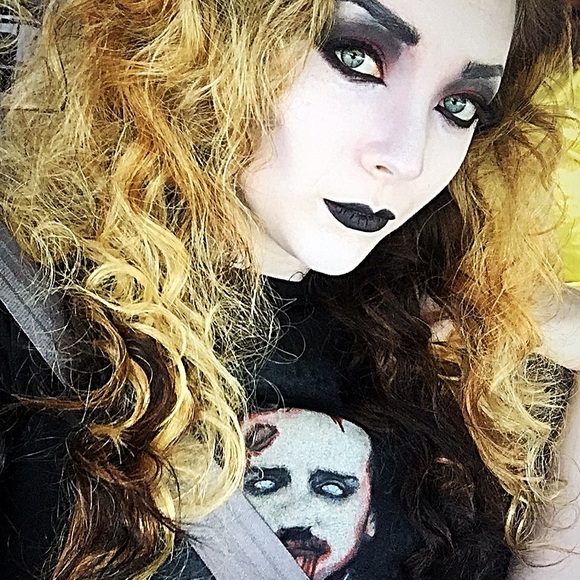 Meet your Posher, Lily - Picture 3 of 8